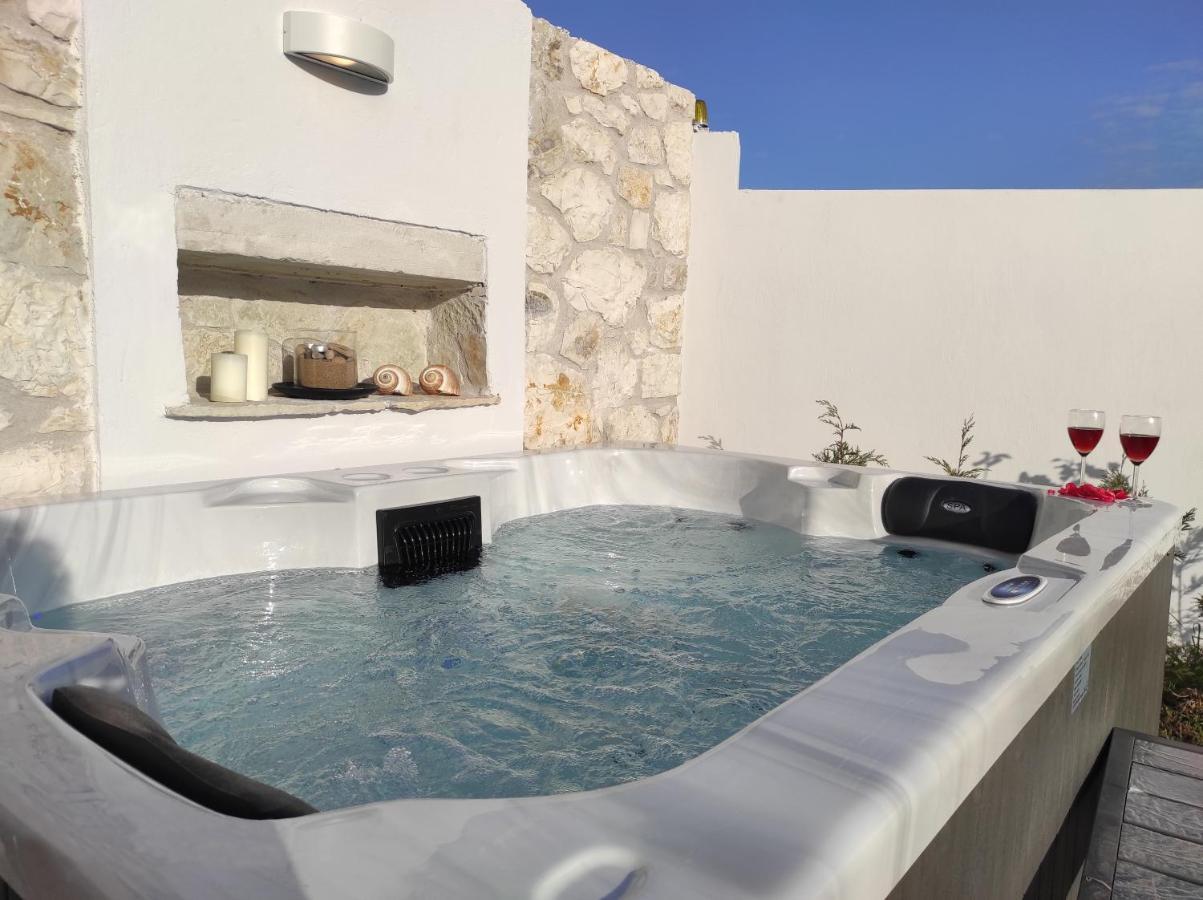 אגיוס גיורגיוס Villa Estia - Private Jacuzzi Next To The Beach מראה חיצוני תמונה